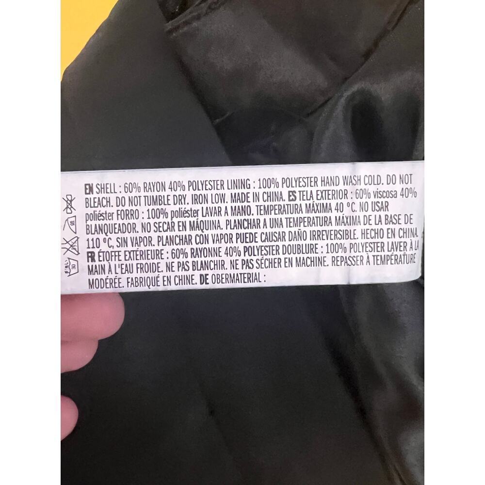 ☀️Endless Rose Satin High Waisted Pleated Cuffed Short Black Womens Size M - Picture 4 of 7